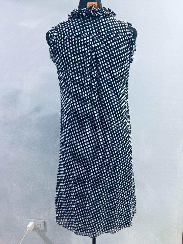 Tory burch navy blue silk dress (Category: Dresses) located in Muntinlupa City. Submitted by ellescollection (Listing ID 281336552, Image 3). Description: Good as new Without belt .