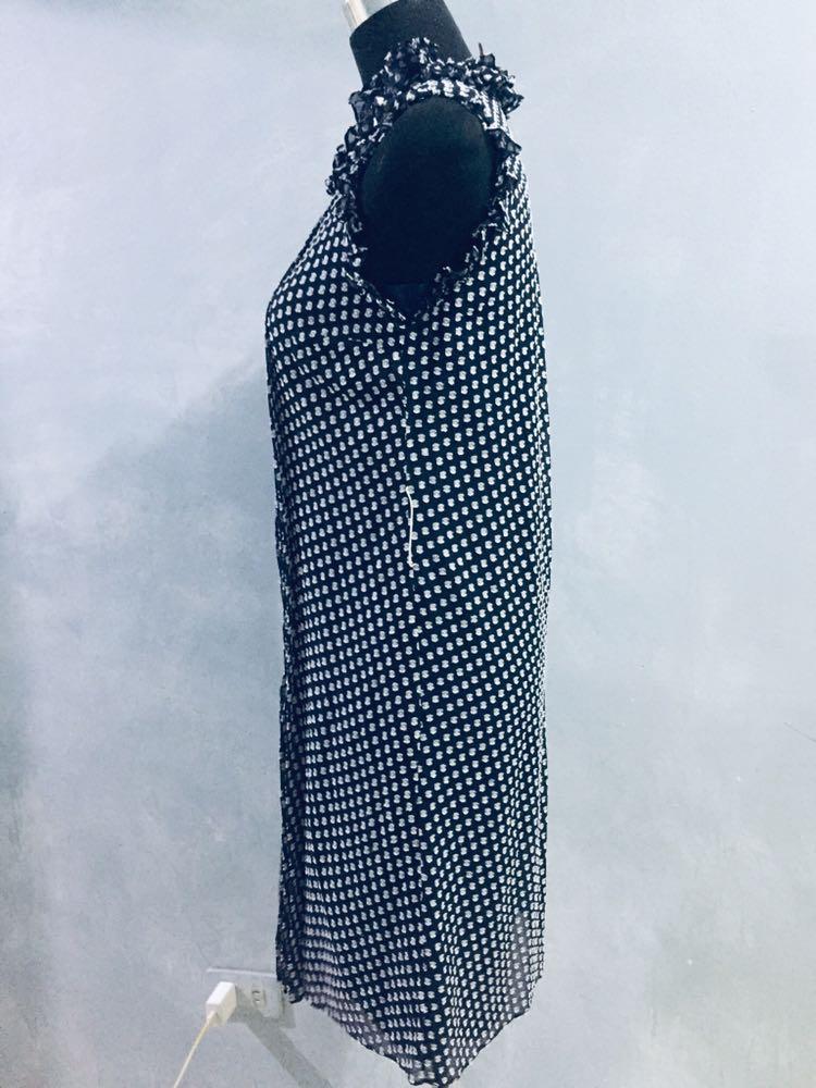 Tory burch navy blue silk dress (Category: Dresses) located in Muntinlupa City. Submitted by ellescollection (Listing ID 281336552, Image 2). Description: Good as new Without belt .