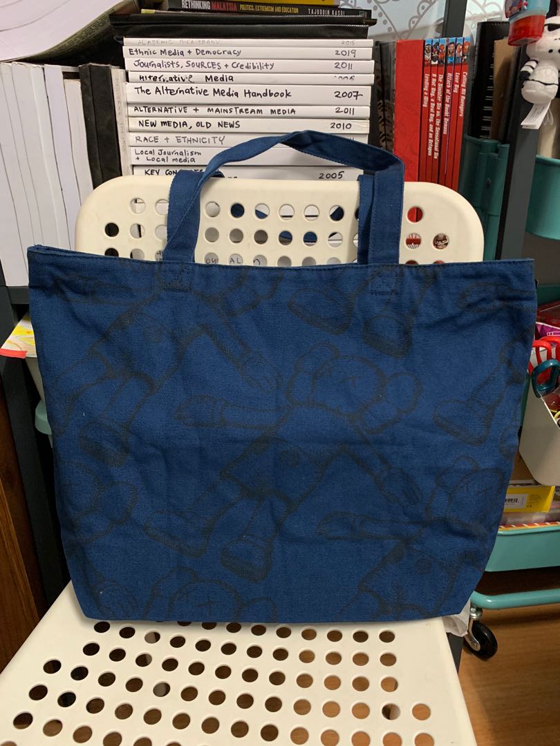 Uniqlo kaws tote bag malaysia hotsell