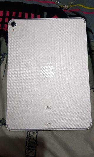 2018 iPad Pro 11" wifi + cellular 64gb