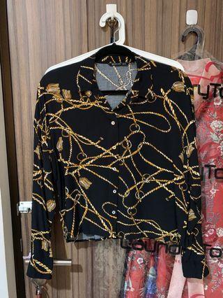STRADIVARIUS black gold blouse / kemeja hitam motif emas
