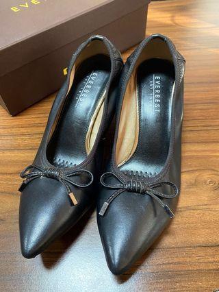 Sepatu Hitam Heels EVERBEST