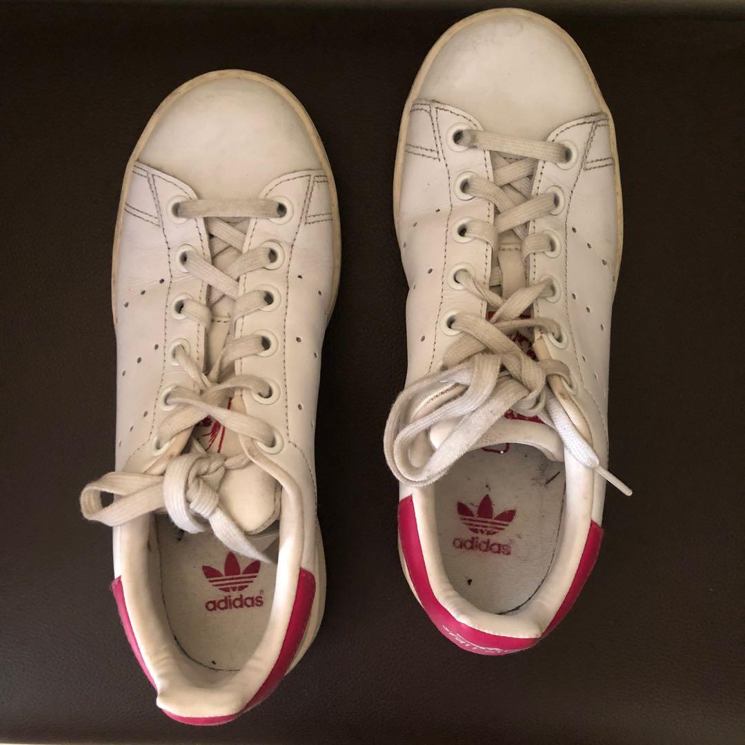 Authentic Adidas Stan Smith Sneaker (Category: Sneakers) located in Pasig City. Submitted by shoptostuff (Listing ID 281576080, Image 1). Description: Size: US4 / UK 3 1/2 Just needs cleaning.