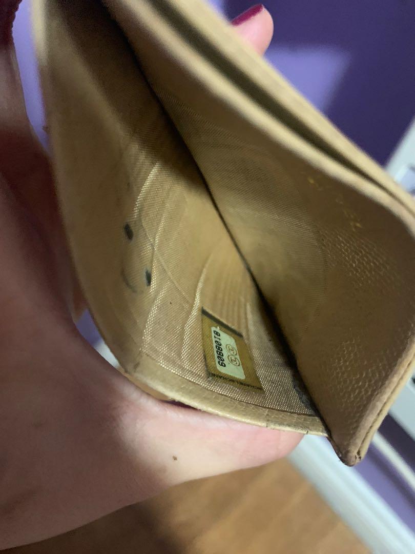 Chanel card holder (Category: Luxury Bags & Wallets) located in Cavite. Submitted by lovedmnl (Listing ID 281575755, Image 3). Description: Preowned Rank B Has rubbings Guaranteed authentic 5k last price No inclusion .