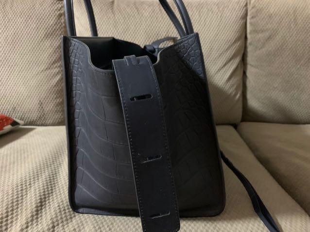 Cabas phantom leather handbag Celine Navy in Leather - 26166245