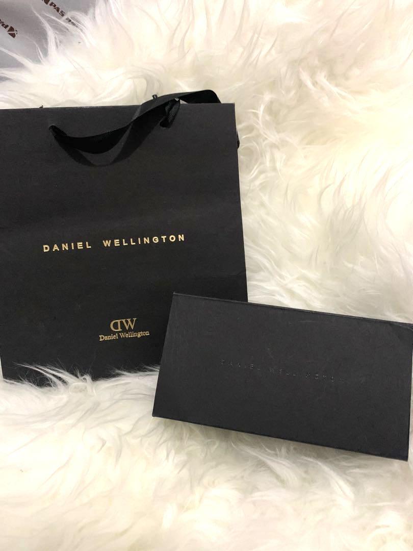 Daniel wellington store paper bag