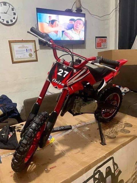 ENDURO 49cc (Category: Bicycles) located in Malabon City. Submitted by closetfuel (Listing ID 281647502, Image 3). Description: For Sale ₱8,000 49cc ENDURO (High Quality shock absorber) Big Gulong / inverted extension 6 color. Red, Blue, Orange, Green, black, YEllow -COD -FREE DELIVERY DEPENDS ON LOCATION -FREE ASSEMBLE.