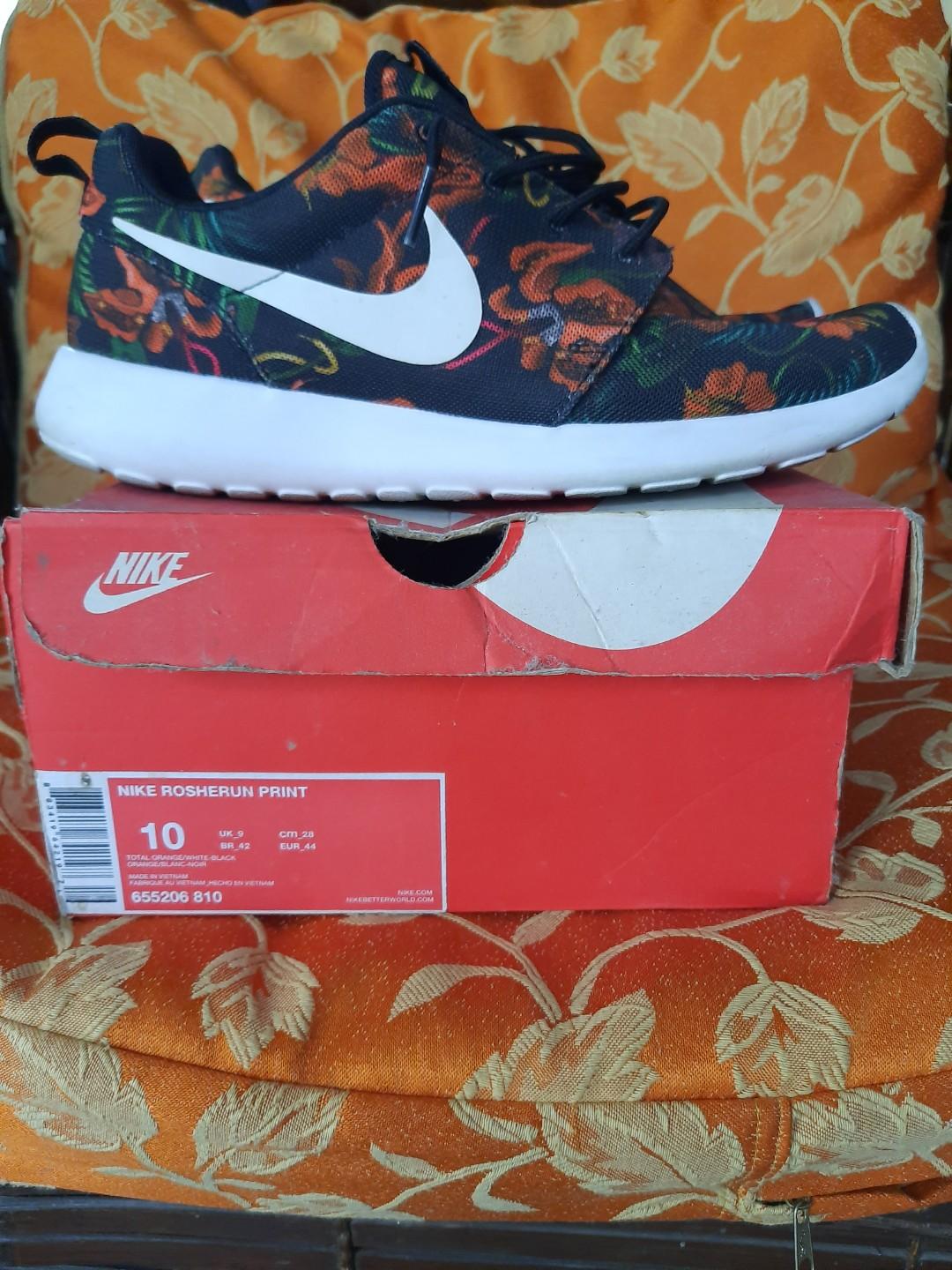 Nike roshe run floral noir store