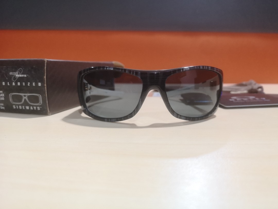 Oakley Sideways Black Plaid polarized Men s Fashion Watches