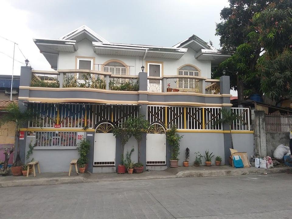 House for Rent nr Robinson Fairview Maligaya park 3br 2toilets &bath