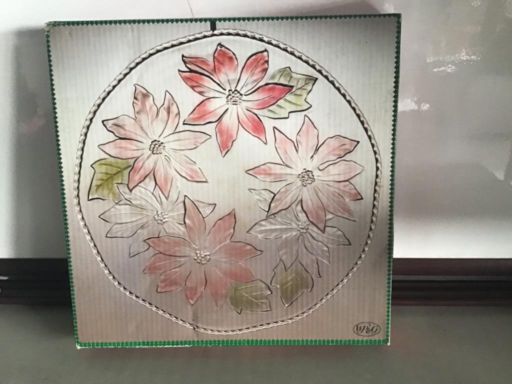 Serving Platter (Category: Bakeware) located in Cebu City. Submitted by homewares123 (Listing ID 281614828, Image 1). Description: 14” Poinsettia Serving Platter. Made in Japan.