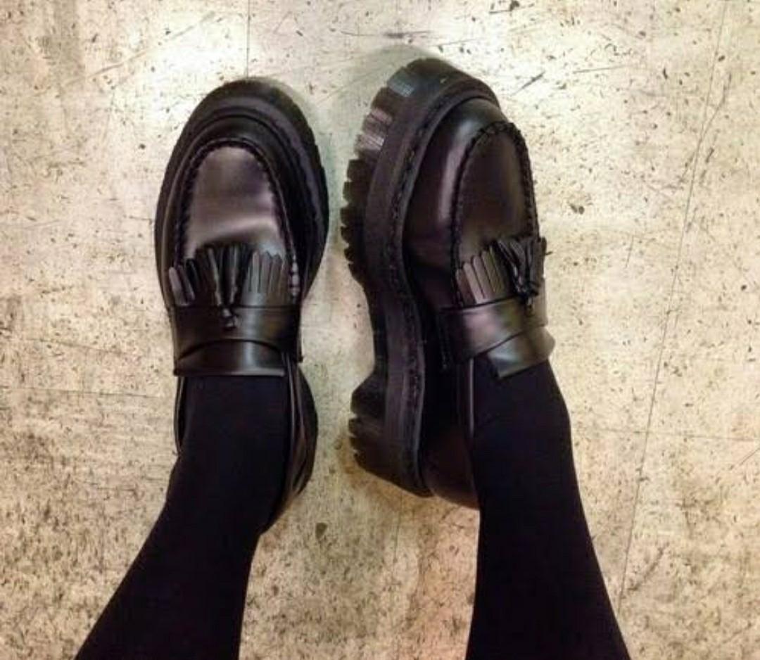 UK4 DOC MARTENS MARLIE PLATFORMS Women s Fashion Footwear Boots
