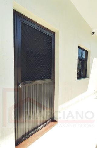 (Category: ) located in . Submitted by marciano.windoors (Listing ID 281695951, Image 1). Description: .