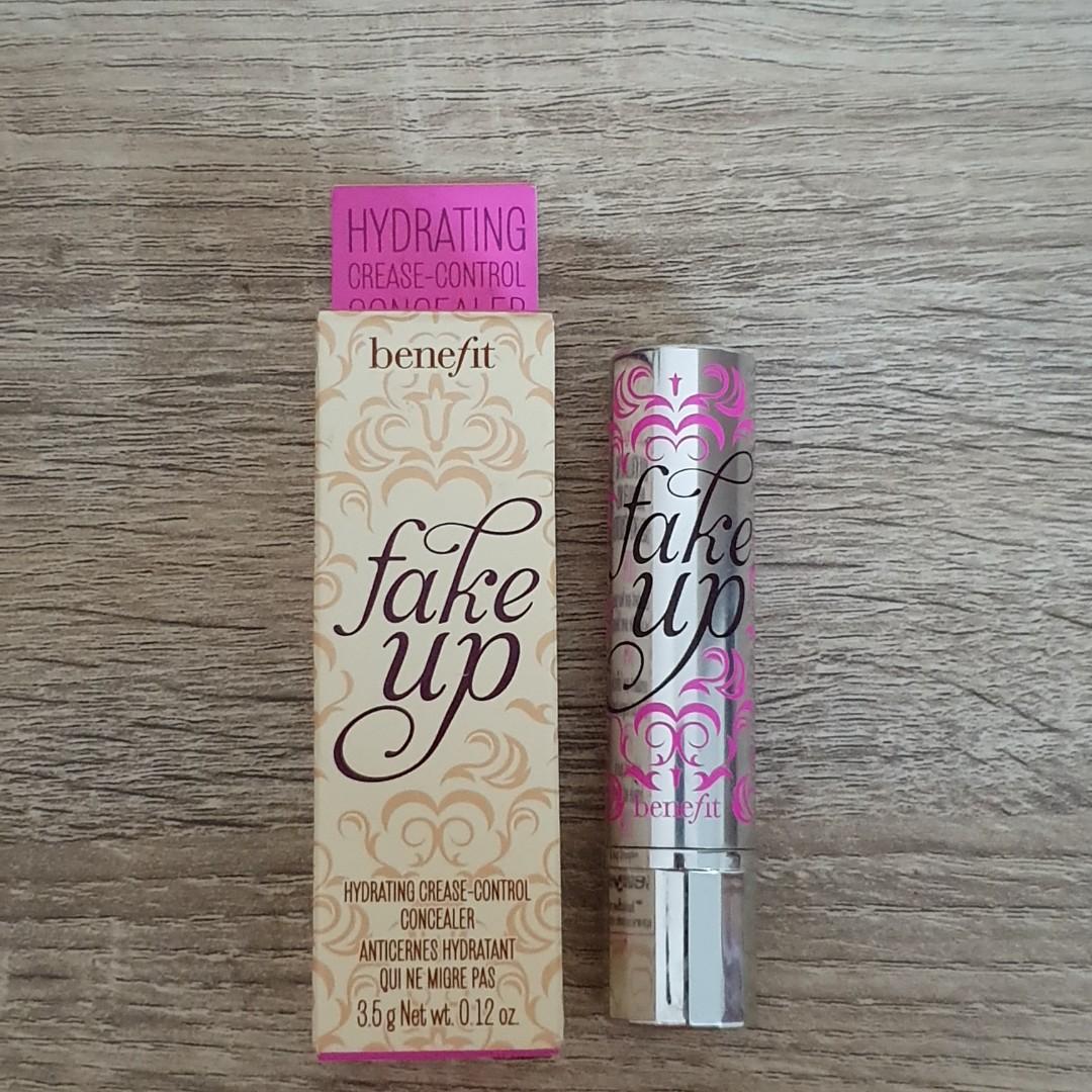 benefit fake up concealer