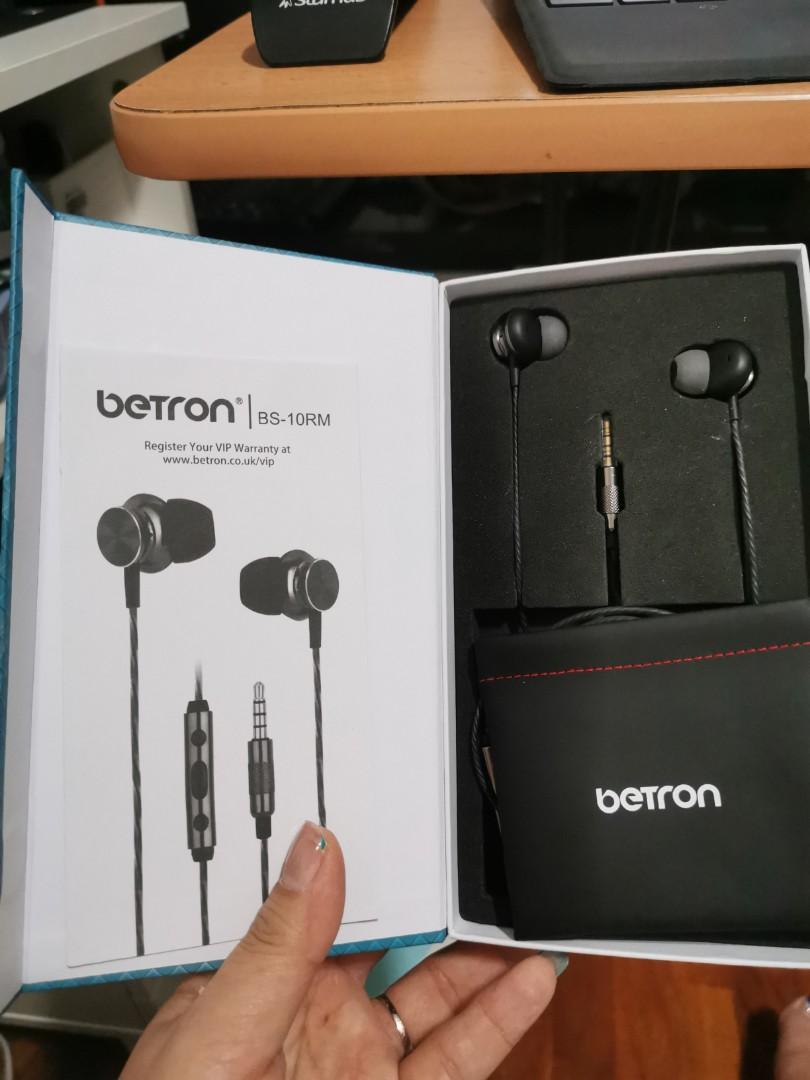 Betron bs10 2025 noise isolating earphones