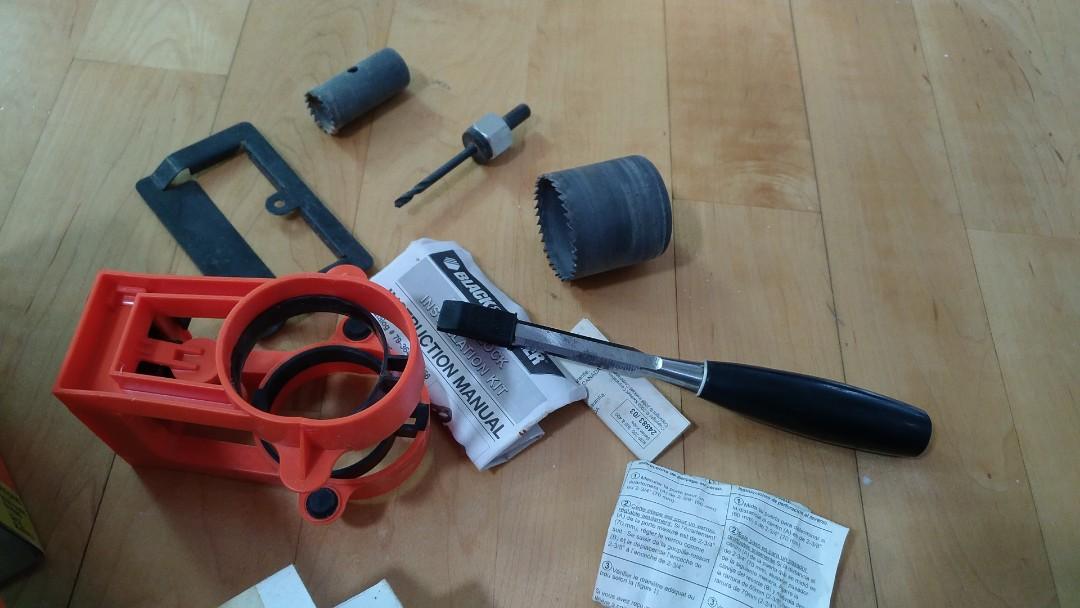 Black & Decker Door lock installation kit, 興趣及遊戲, 手作＆自家設計, 工藝用品及工具 on Carousell