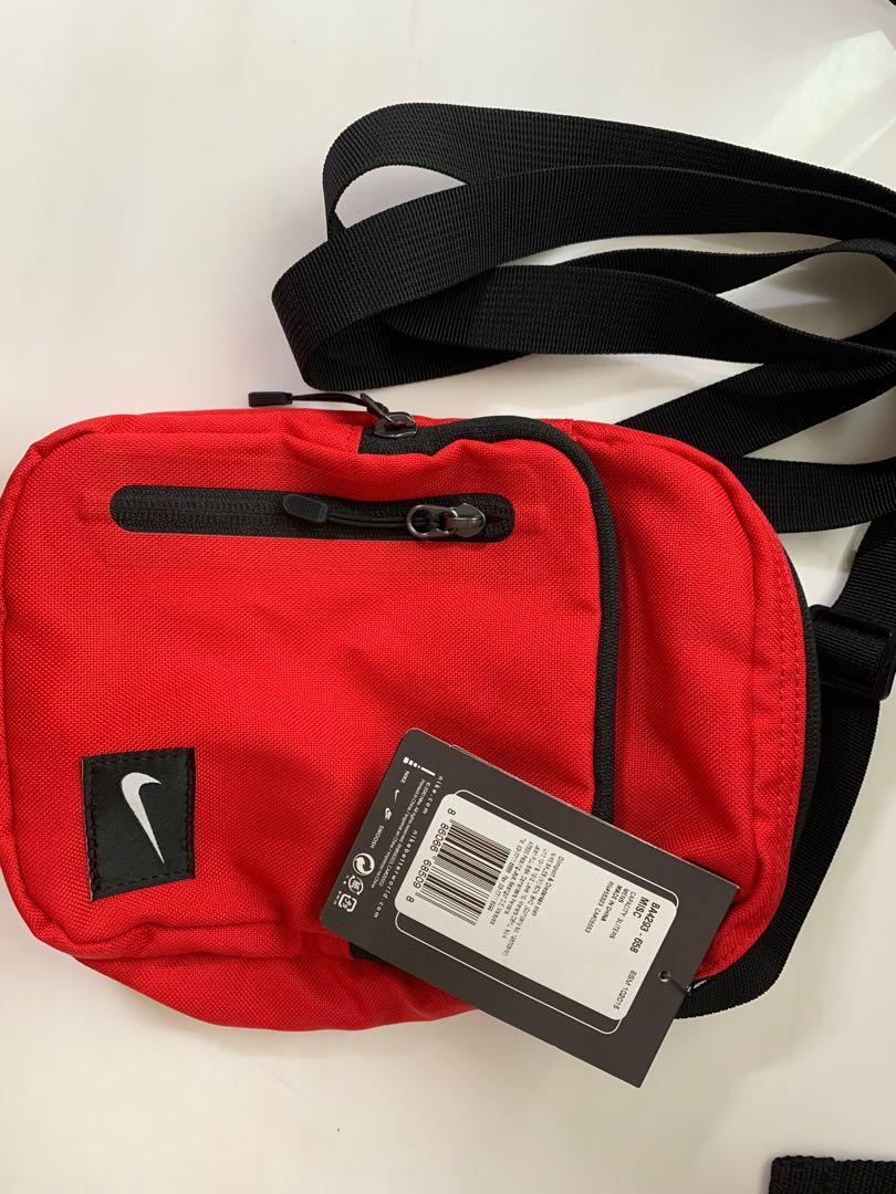 Nike pochette hotsell bag