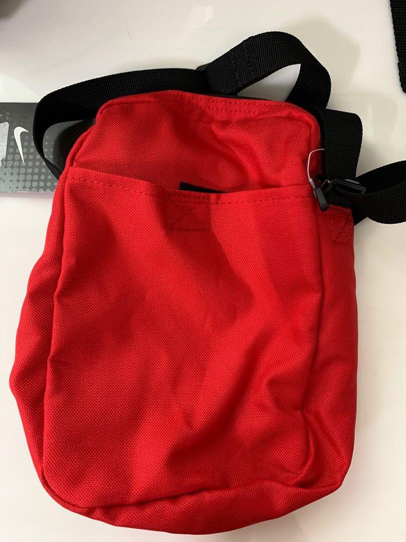 Nike pochette hotsell bag