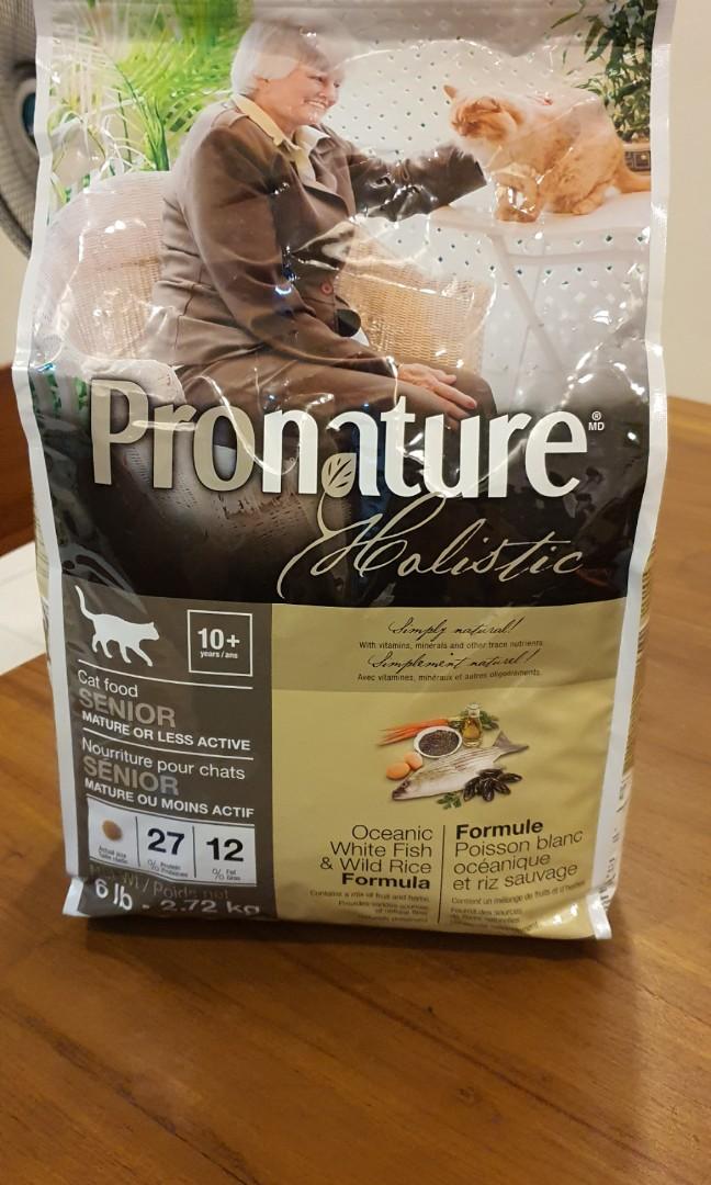 Pronature Holistic cat food for Mature or Less Active