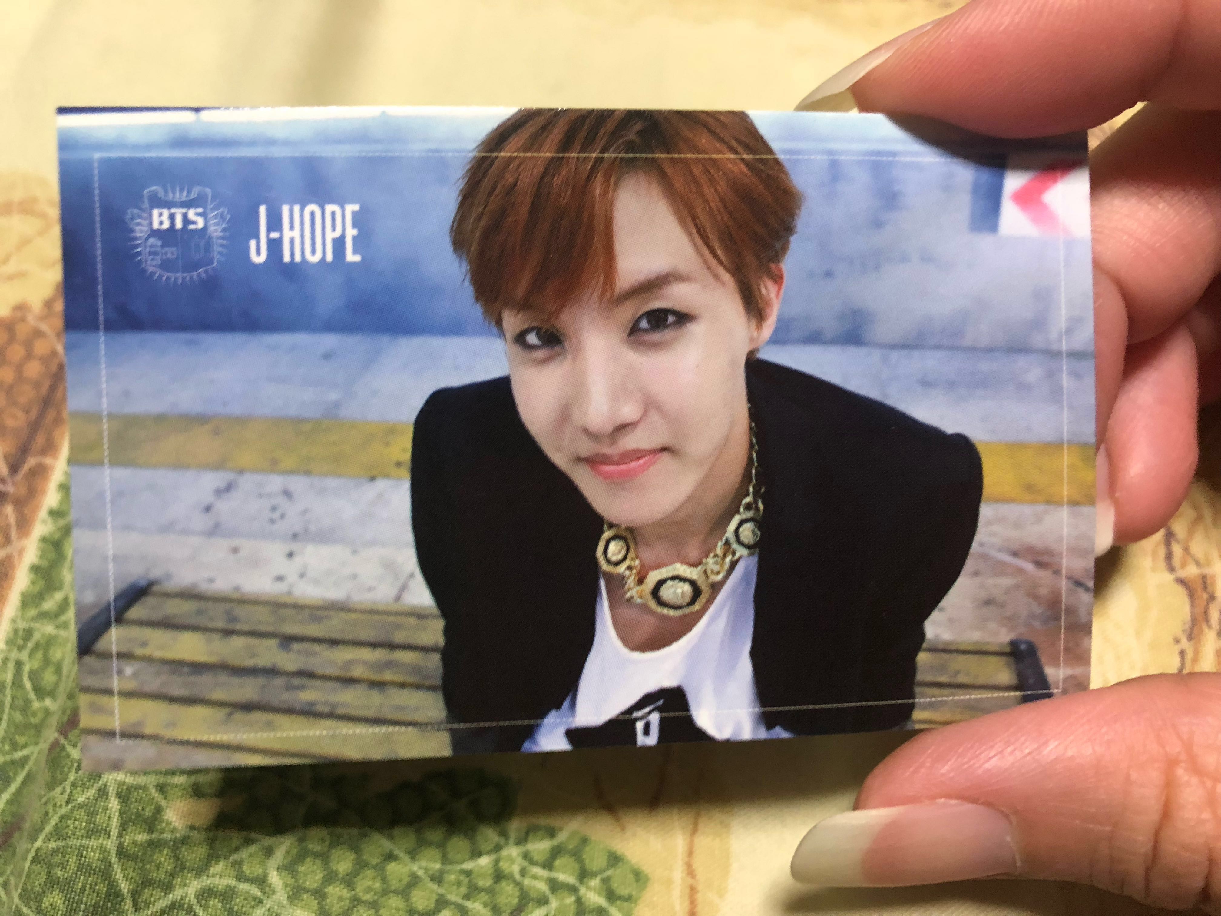 j-hope dark&wild より軽い トレカ