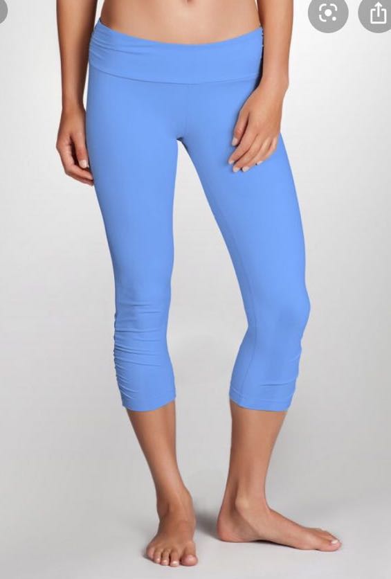 Zobha ruched Capri yoga Pants in sky blue size 6, Women's Fashion