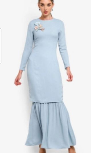 (Category: ) located in . Submitted by wardrobesa (Listing ID 277473573, Image 1). Description: .