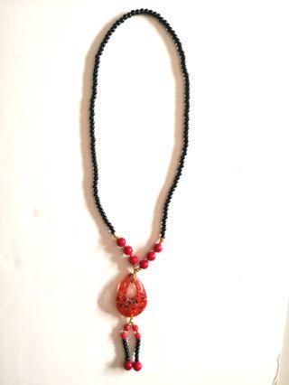 NEW Womens Red With Gold Specks Chunky Teardrop Stone Pendant With Black Beads Long Necklace