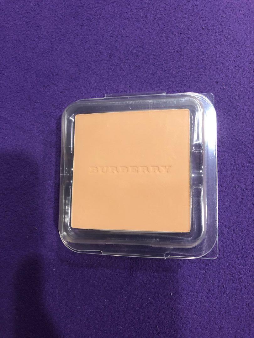 Burberry hotsell cashmere compact