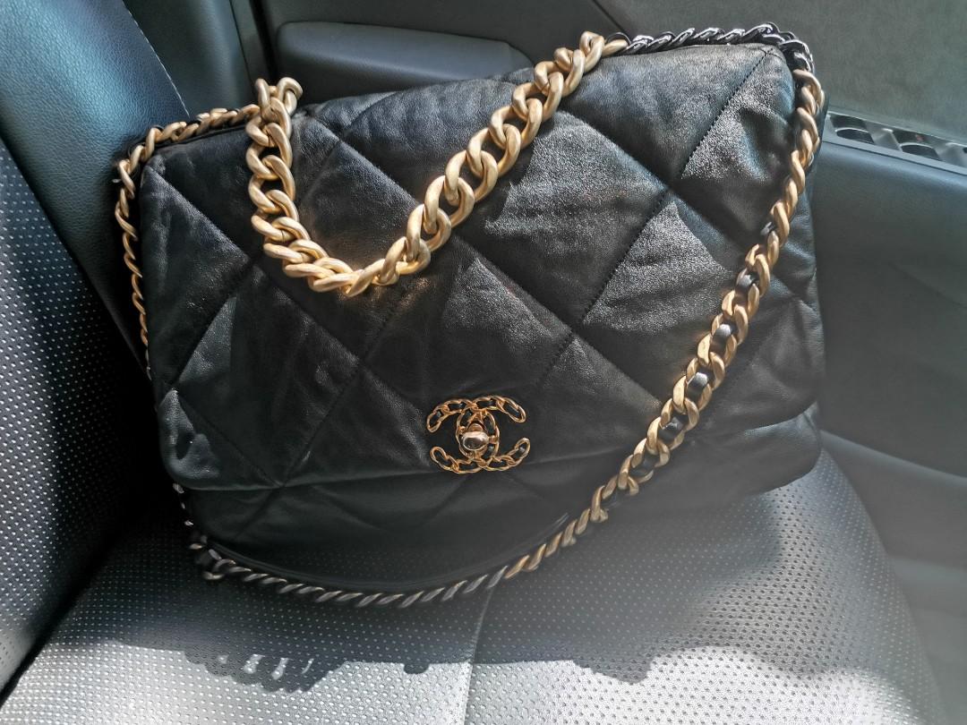 Chanel 19 maxi flap bag black clearance