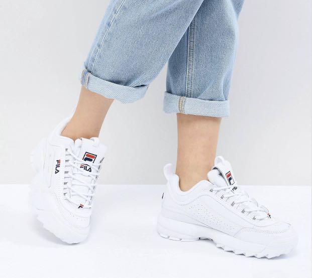 fila disruptor trainers white