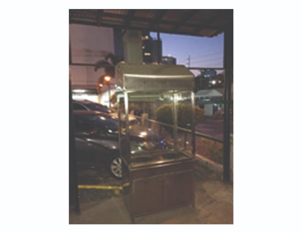 Griller with exhaust fan, TV & Home Appliances, Kitchen Appliances, BBQ