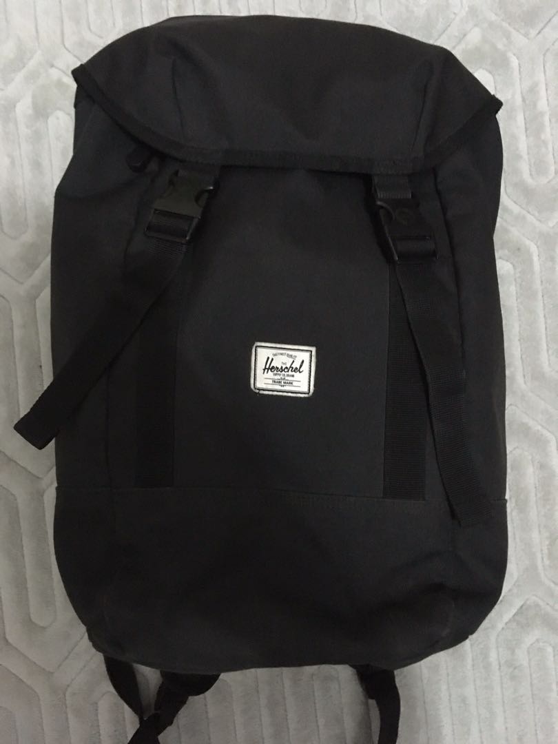 Herschel Iona Backpack 24L black 