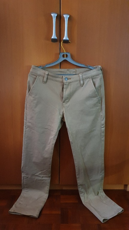 khaki levis jeans