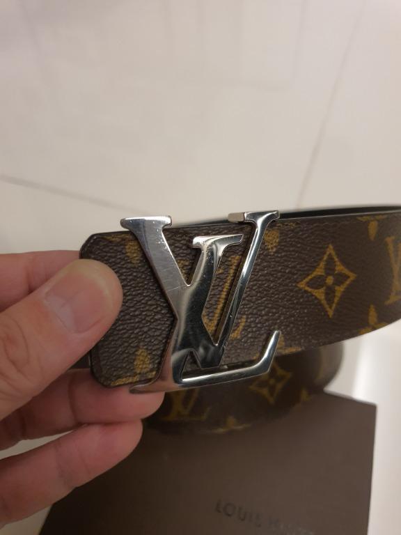 LV INITIALES 40MM REVERSIBLE M9821, Luxury, Accessories on Carousell