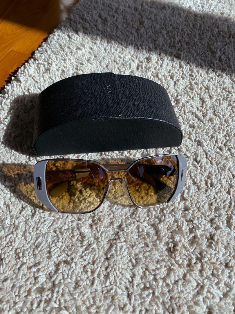 Palladium sunglass store hut