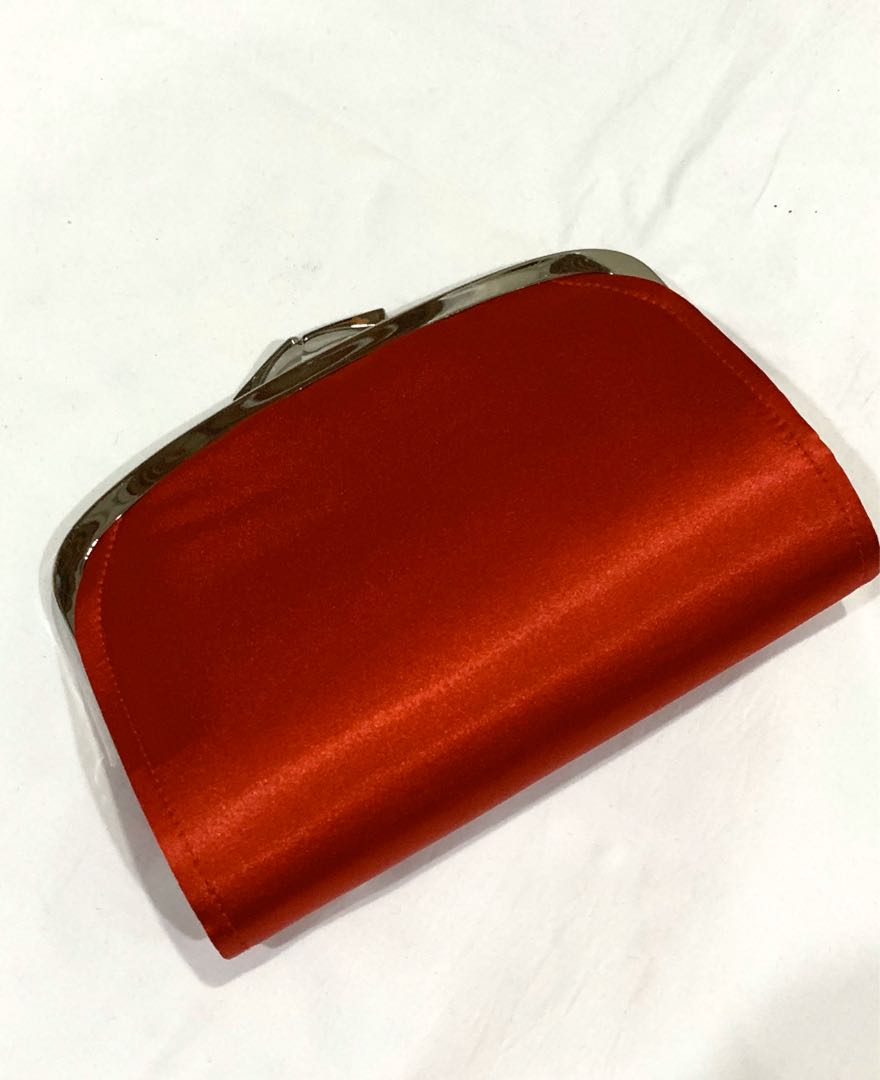 red clutch