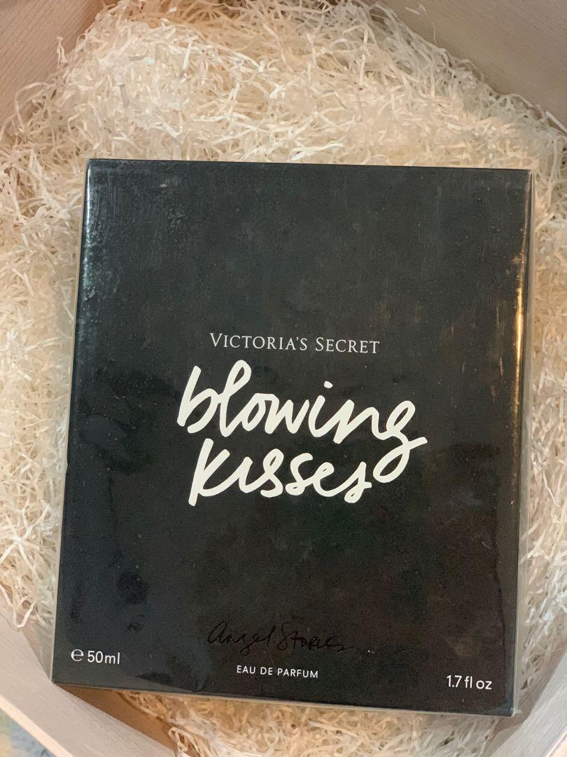 Victoria secret blowing kisses perfume 2025