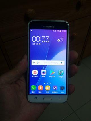 三星 Galaxy J3 2016 二手機-白