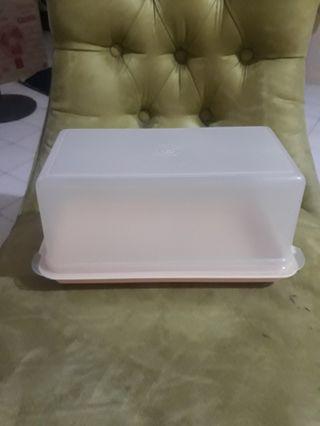 Tupperware tempat roti