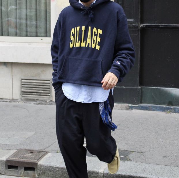 經典 Sillage Champion Hoodie Yuthanan 深藍短版裁切帽踢