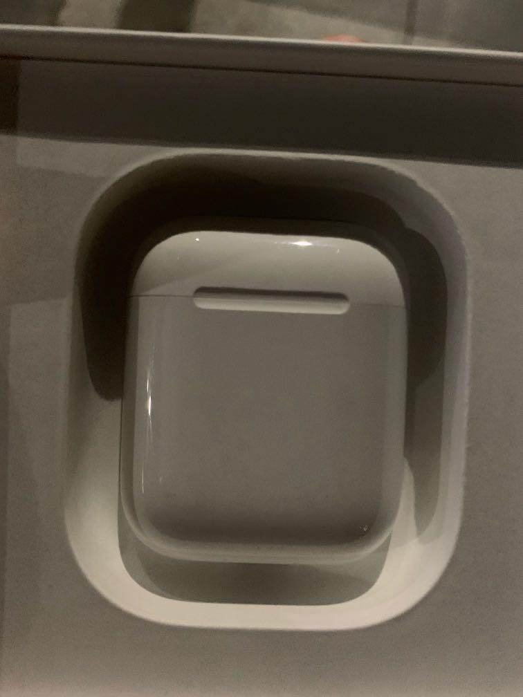 Apple Airpod513931286456586241