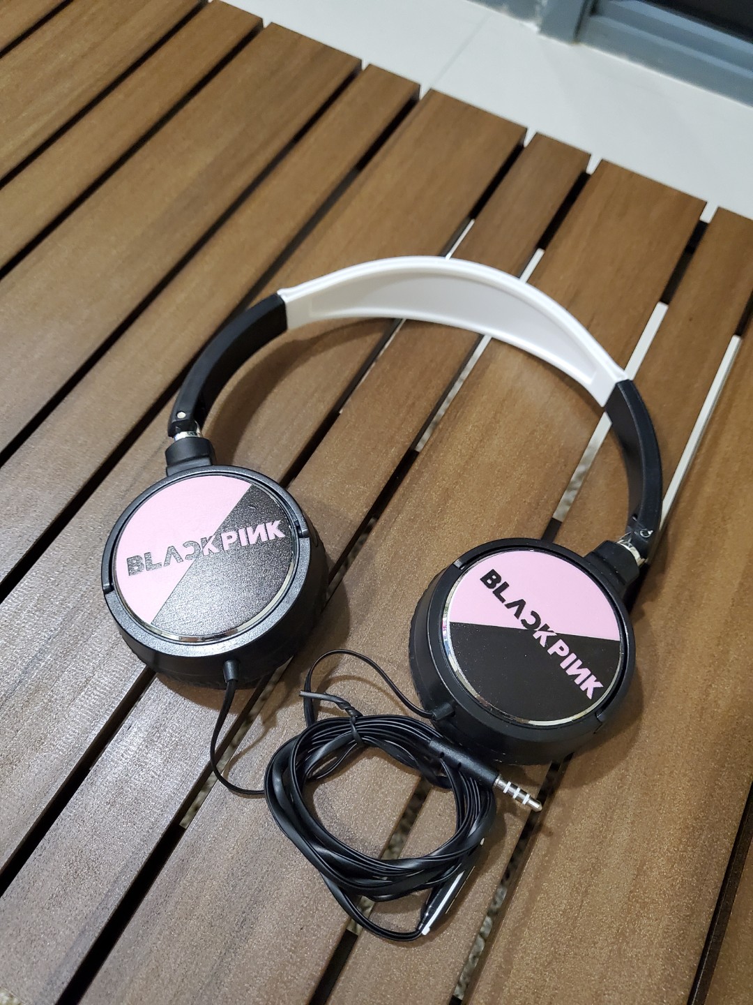 Blackpink Headset, Audio, Headphones & Headsets on Carousell