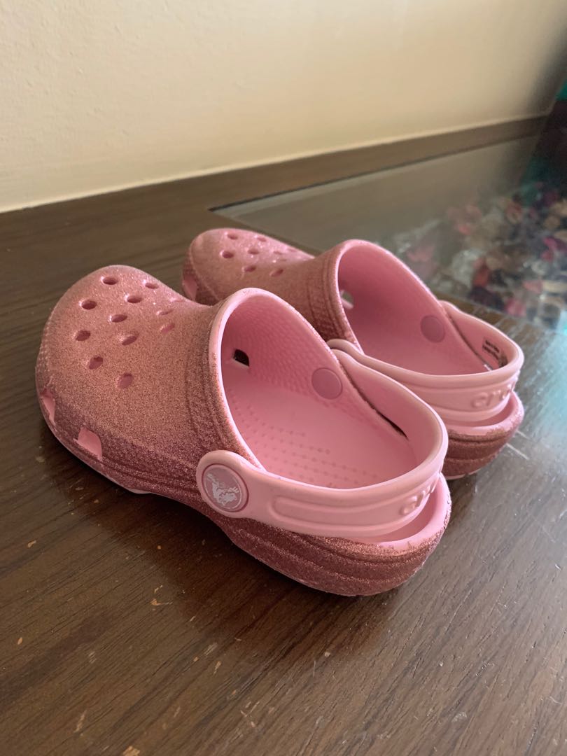 salmon pink crocs