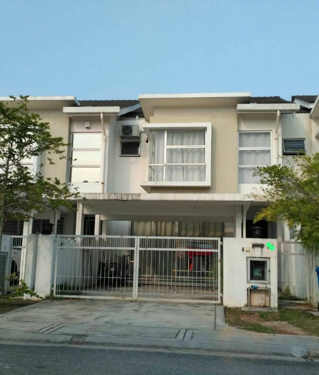 Double Storey Terrace Spira Alam Impian Shah Alam Selling Below Market Value Property For Sale On Carousell
