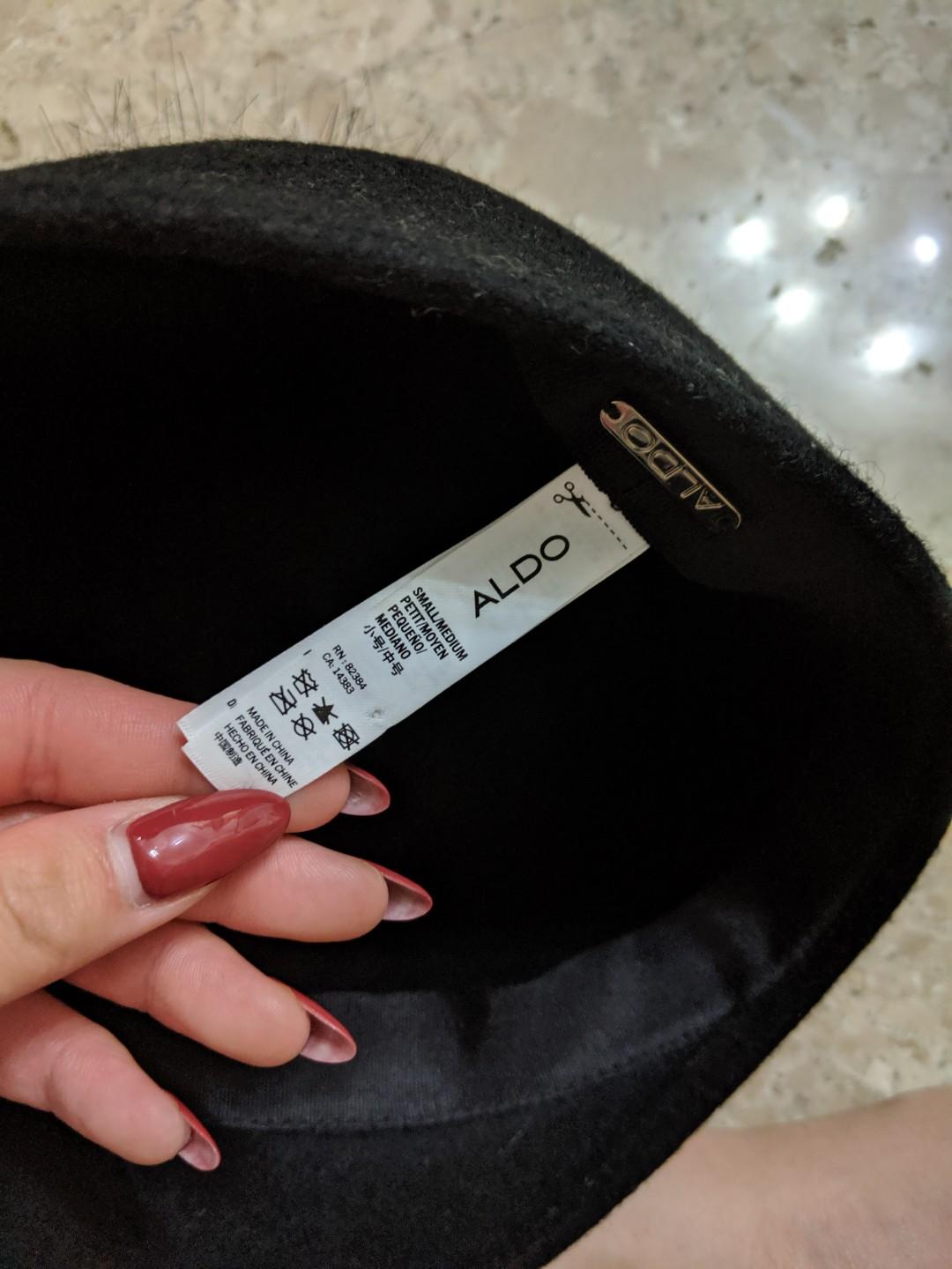 Hat (Category: Hats & Beanies) located in Singapore. Submitted by camey33 (Listing ID 282106810, Image 4). Description: .