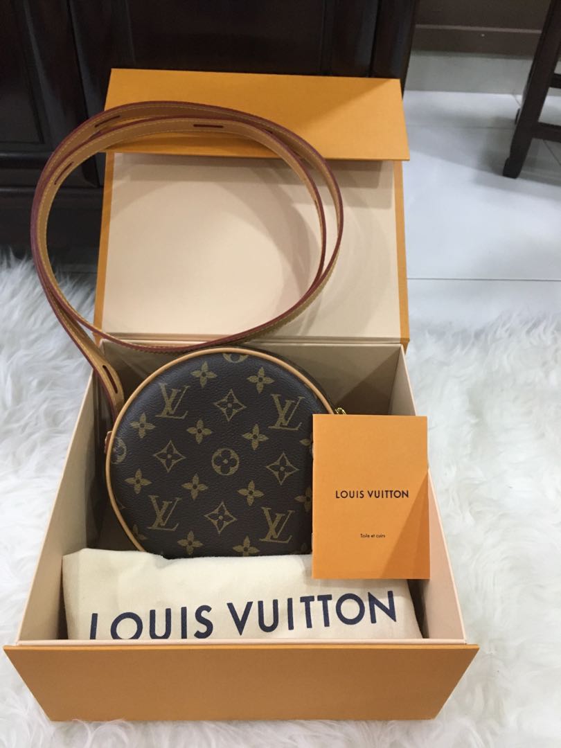 LNIB LV Boite Chapeau Souple PM Monogram Canvas, Luxury, Bags & Wallets on  Carousell