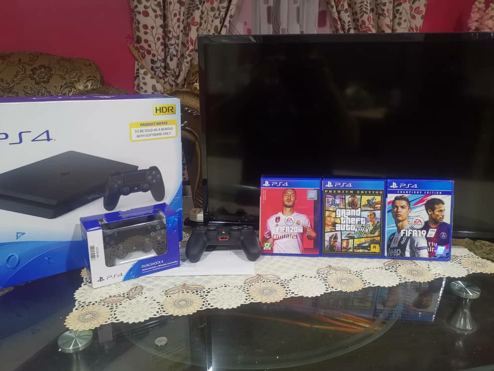 Ps4 Slim tv sharp aquos 32 inci Video Gaming Video Game