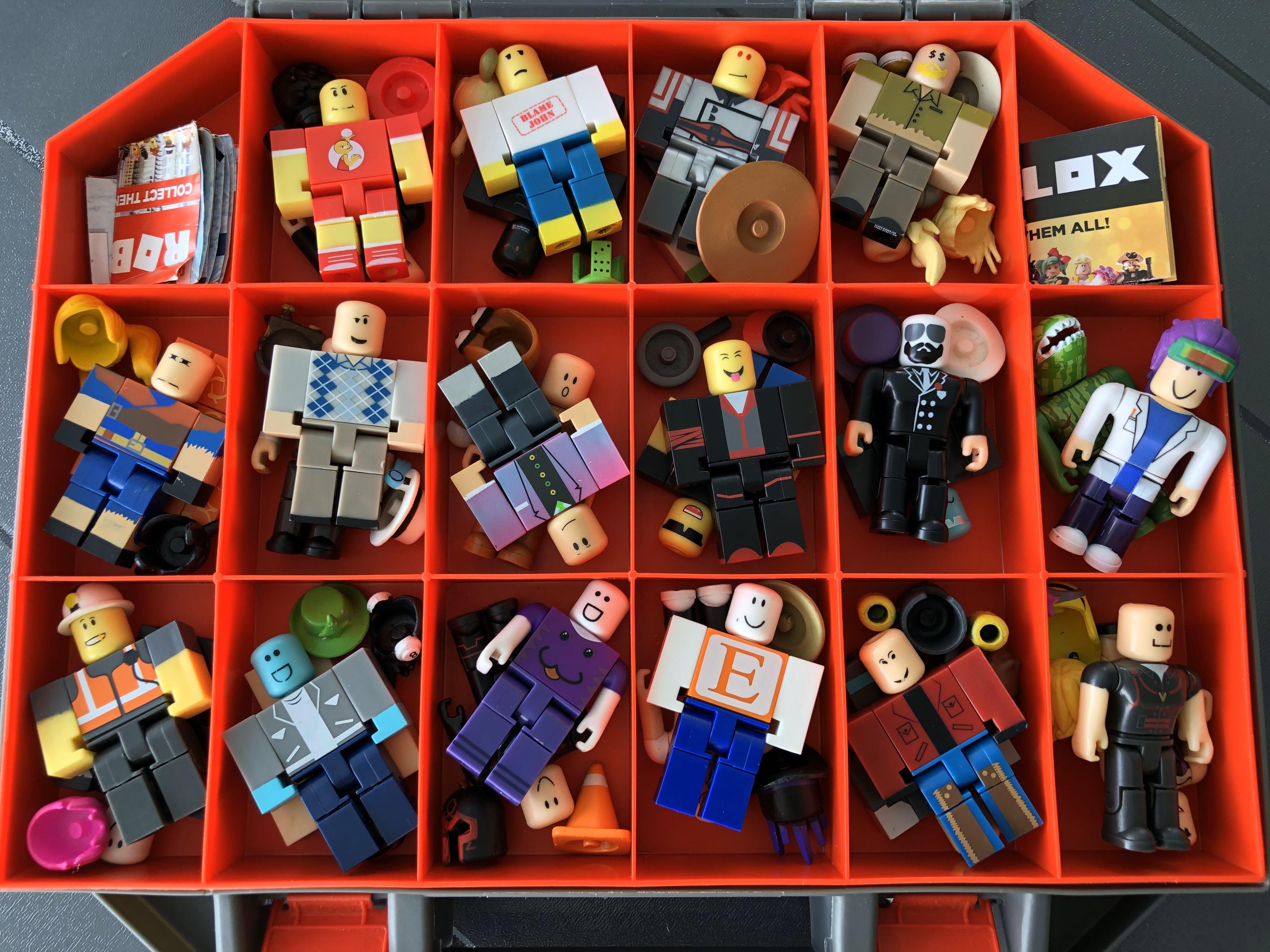Roblox Toys Toys Games Bricks Figurines On Carousell - roblox tous