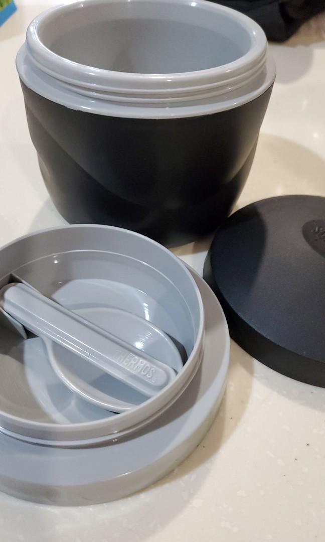 Thermal food container (Category: Weaning & Toddler Feeding) located in Singapore. Submitted by roselai23 (Listing ID 282161525, Image 1). Description: Good for baby food. Hardly use. In good condition..