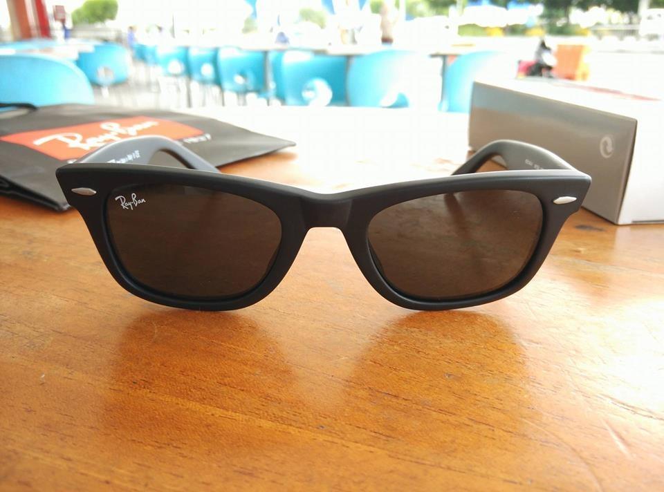 Ray ban wayfarer slanted frame top